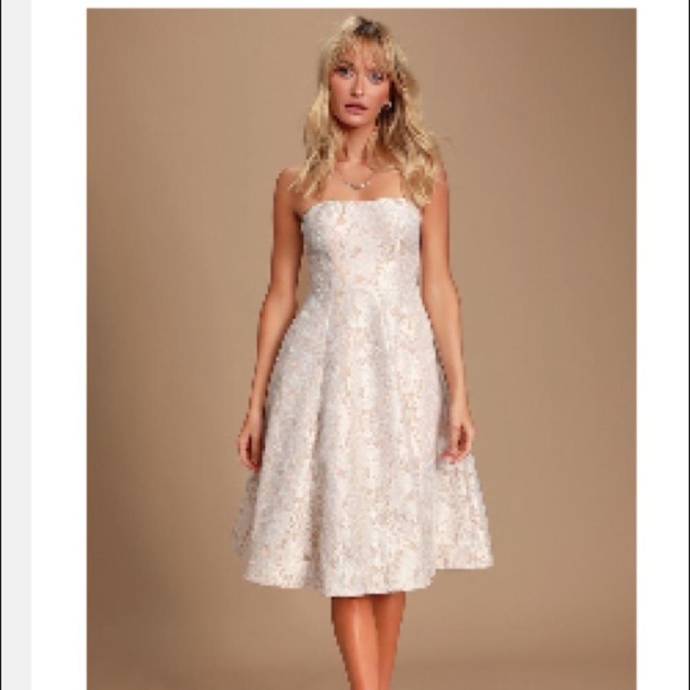 🌟NWT! Lulu’s White Lace Strapless Midi Dress